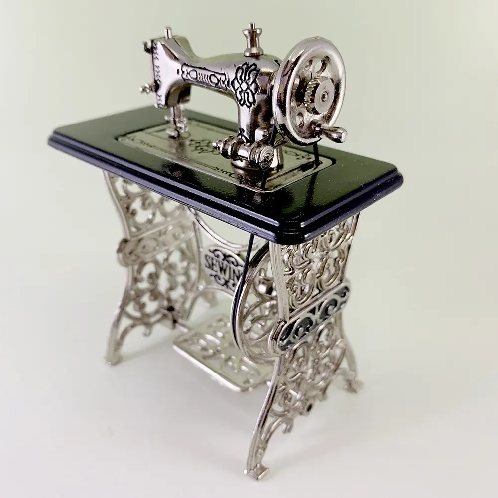 Sewing Machine Silver 03